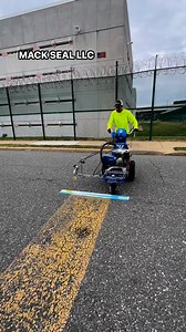 STOP bars 😮‍💨🎨💅🧑‍🎨🔥🔥 #satisfying #asphalt #painting #business | MACK SEAL