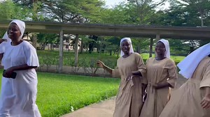 55K views · 2.9K reactions | La chorale Ste Odile…  Je suis allée distraire les pauvres filles pour rien  #Aida | 헢헗헢 헠헔헥헜험 | Facebook