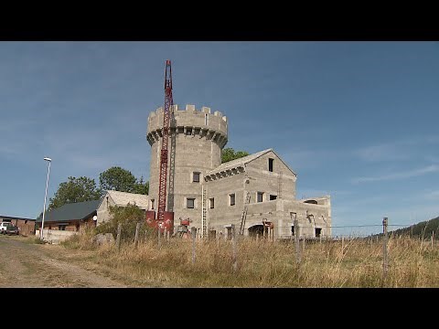 INSOLITE. Puy-de-Dôme : il construit lui-même son château fort