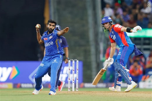 IPL 2024: Predicting 3 players who could pick up the most wickets in today's MI vs RCB match