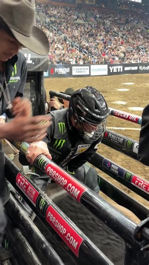 Get yourself a cheering crew like Crimber 💪 | cheerleading