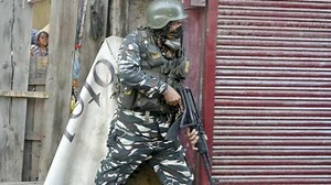 कश्मीर में आतंकियों ने फिर बाहरी मजदूर को मारी गोली, अस्पताल में भर्ती