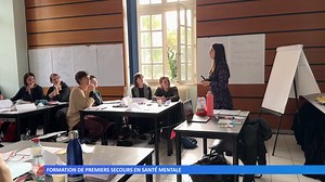 8.7K views · 90 reactions | Formation de premiers secours en santé mentale. Découvrir les différents troubles psychiques et savoir comment venir en aide aux personnes atteintes de ces troubles, c’est ce qu’a appris ce groupe de personnes pendant leur formation de premiers secours en santé mentale. | Mosaïk Cristal | Facebook