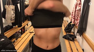 Tillykke til pigerne fra Randers Statsskole, der har vundet den landsdækkende "Gå glad i bad"-konkurrence, som skal få flere gymnasieelever til at gå i bad efter idræt 💦🚿 | TV2 Østjylland