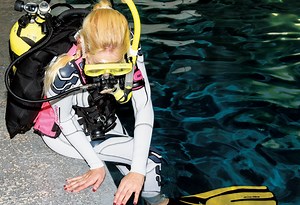 The Controlled Seated Entry | Scuba Skills - Dive Training Magazine