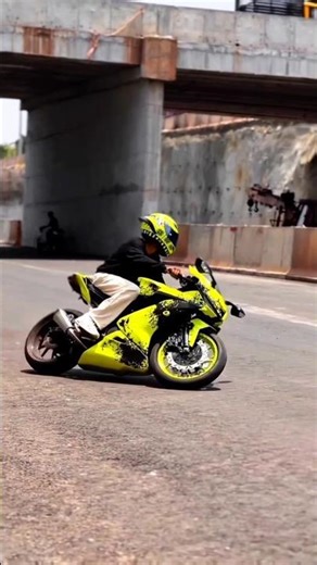 candy green and black colour yamha r15 v4 💚💥 #r15 #ytshorts #shorts #viralshorts