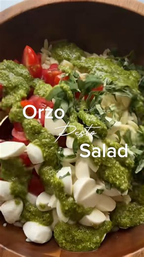 This orzo pesto salad is summer in a bowl