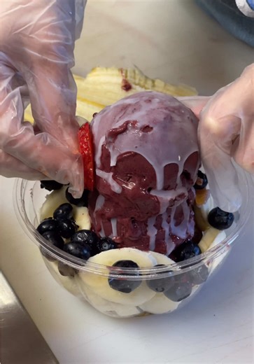 If your looking for the best açaí bowl look no further we think you found it 😏🌴☀️ @purpleoceansuperfoodbar . . . . #orlandoeats #fyp #acaibowl #acai #orlandofood
