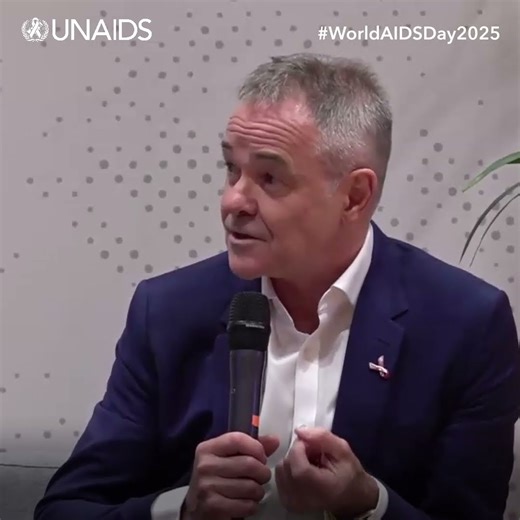 GAVI's Jeremy Farrar stresses the importance of communities and believing in hope! #endaids