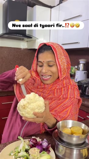 Mandeep kaur | Hnji krli tyaari nve saal di⁉️🤪🤣 Tusi ki sochya fir⁉️🤪 #comedy #comedyreels #funnyreels #facebookviral #funnyvideos #dildaarfamily... | Instagram