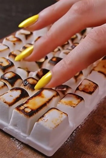 Satisfying Marshmallow Keyboard ASMR 🍬 #asmr #satisfying #keyboard