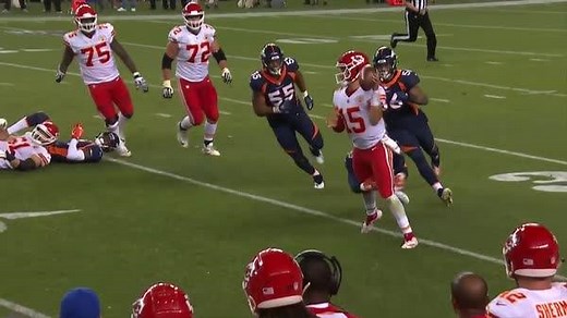 PATRICK MAHOMES WITH HIS LEFT HAND! 📺: #KCvsDEN NFL on ESPN #MNF | NFL
