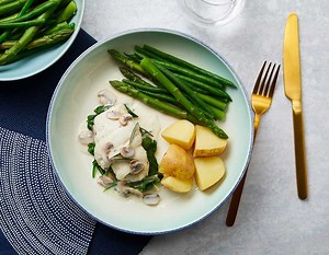POACHED PLAICE WITH CREAMY MUSHROOM SAUCE