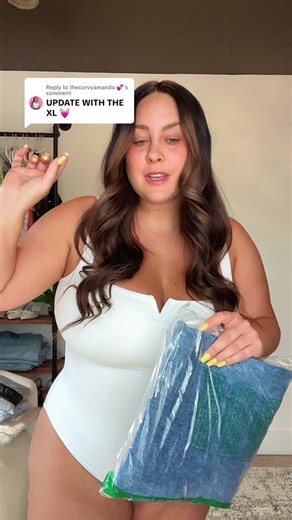 Replying to @thecurvyamanda 💕 which wash do you prefer?! Light or dark? Again im typically a size 14-16, this pair is a size XL! High rise, super stretchy and comfortable. Find this whole look on my LTK! #fashiontiktok #tryonhaul #jeans #size16