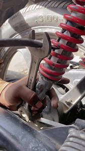 56K views · 203 reactions | Bike Suspension Repair | Rear Shock Absorber Adjustment Step-by-Step  #BikeRepair #SuspensionAdjustment #MechanicLife #BikeMaintenance #ShockAbsorber #BikeService #MotorcycleRepair #GarageWork #BikeTips #TopBikeMechanical | The Mechanic | Facebook