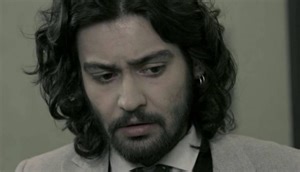 Elif odcinek 1046 streszczenie - Kiymet wciąż udaje ofiarę i demonizuje Melek. Şafak oświadcza się Jülide