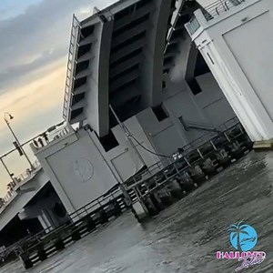 15K views · 40 reactions | Watch as the Johns Pass drawbridge closes on this sailboat!  @connor.koster_21 | Boaters List TV | Facebook