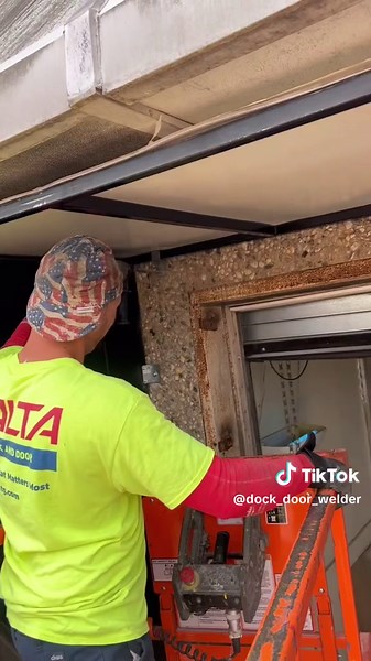 New Kelly Mechanical Loading Dock Install New Soft-Sided Shelter Install #wednesday #work #fyp #build #tractortrailer #reels #foryou #demo #construction #weld