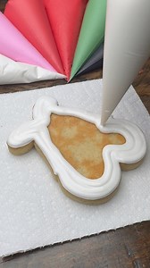 🤍 Floodingggg 🤍 #cookies #baking #cherry #customcookies #decoratedcookies #decoratedsugarcookies #chefmaster #white #sugarcookies #custom | Crafted Sweets By Kristi