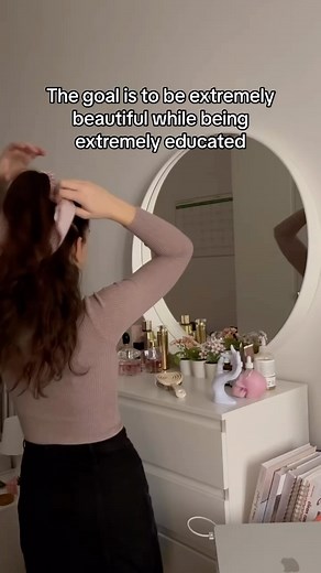 Ella 👩🏻‍💻 on Instagram: "How to glow up in 2024 ⬇️ For me, glow up is all about actually starting to feel good in your own skin. Here are a few tips on how to glow up both physically and mentally 🌹 Physical: 1. Exercise regularly - I know it’s hard finding time for workouts as a student, but trust me, even 30 minutes home workouts do wonders. Exercise makes me feel energetic and productive, which helps me feel more confident physically and academically. 2. Sleep enough - I can’t emphasise th