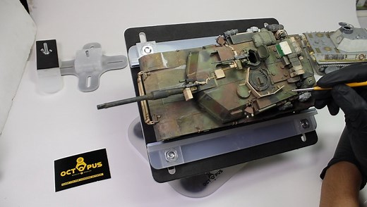 A quick Testing the Octopus "Hands" easily working with final touches painting or Detailing build.and more! I like it ! Octopus M2M | The Art Of Panzer