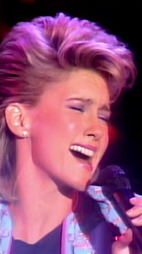Silvery Rain (Olivia In Concert, 1982) 🎤 Pure Vocal Beauty #olivianewltonjohn #1982