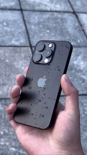 Tech E.M on Instagram: "iPhone Dark theme + desktop beautification! 🖤 #apple #wallpaper #iphone15 #iphone15promax #foryou #tech #iphonetheme #iphonewallpaper #reels"