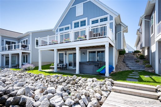 317 Terrace Point Cir, Muskegon, MI 49440 - MLS 24037687 - Coldwell Banker