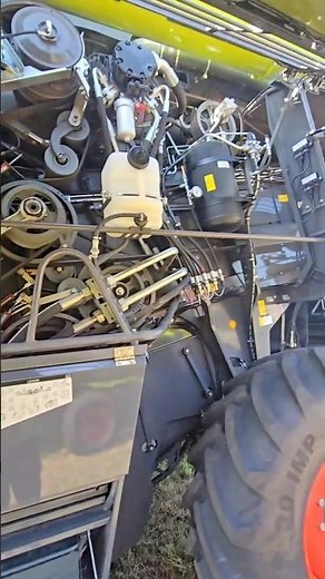 The Craziest Machinery Inside a Combine🤯 #farming #farmlife #combine #cllass #combineharvester