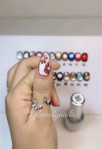 Tutorial de Uñas Cat Eye: Efectos y Técnicas Simples