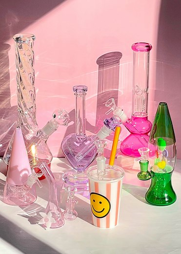 SHOP BONGS