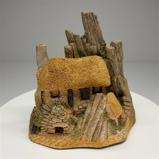 David Winter "crofter's Cottage" Hand-painted 1986 Vintage Figurine - Etsy