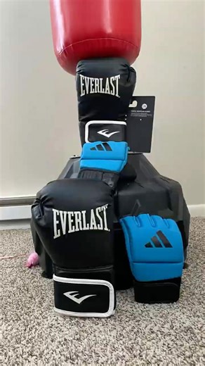 MMA Gloves vs. Boxing Gloves: The Difference No One Talks About 🥊