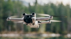 Feature-packed drone puts you in the picture
