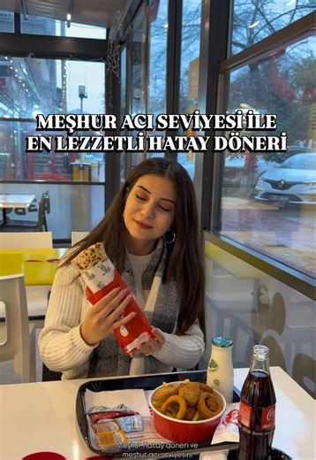 KEBO’nun ülkemize kazandırdığı orijinal lezzeti yakından keşfettim 🌯🔥 Güvenli tavuk etiyle hazırlanan dürümlerde soslar özel reçeteli, dengeli ve gerçekten iştah açıcı. Acı sevenler için güçlü, acı sevmeyenler için ise lezzetten ödün vermeyen alternatifler var. Ben denedim, net söyleyebilirim: lezzetiyle bağımlılık yapıyor😌 @kebocomtr #işbirliği