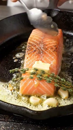 CRISPY Salmon Skin Like a Pro 🔥🐟