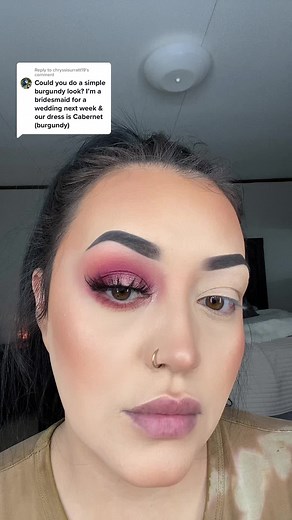 Burgundy Eyeshadow: Makeup Ideas for Burgundy Dress