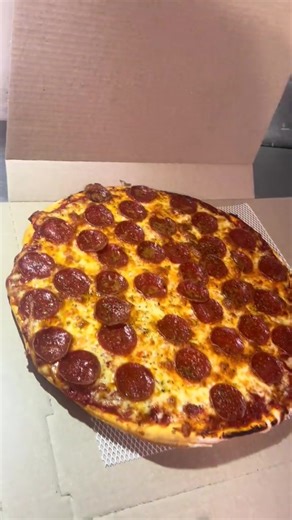 You don’t want to miss our pizza special Monday-Wednesday where you can get a 14” Pizza for ONLY $10. Any additional toppings will be additional cost. #BigChillJoliet #fyp #Pizza #foryoupage #Foodie
