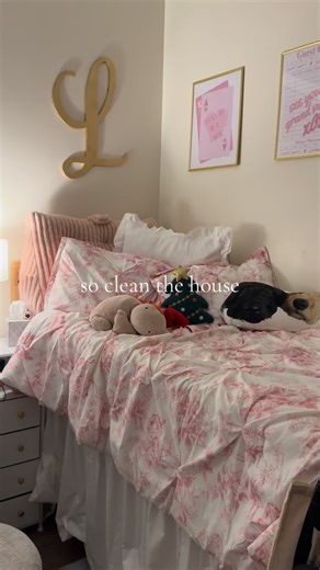 Lorelai Burton on Instagram: "bye bye freshman dorm :( this room holds so many memories. - - - - - #dorm #moveout #dormmoveout #dormlife #microinfluencer #growth #college #gvsu #collegedorm #pinkdorm #memories #dormmemories"