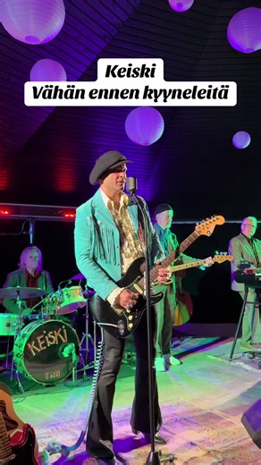 Keiski: Vähän Ennen Kyyneleitä Live Performance