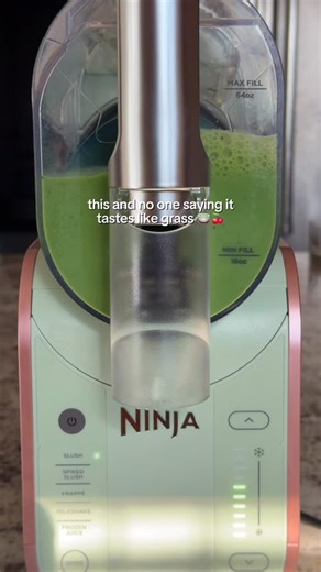 Ninja Kitchen Canada on Instagram: "Strawberry matcha slushi 🤍🍓🍵 In the strawberry matcha Slushi. As it should be. — Slushi fraise matcha 🤍🍓🍵 Dans le Slushi fraise matcha. Comme il se doit. #NinjaSlushi #StrawberryMatcha #AestheticDrinks #NinjaKitchenCanada"