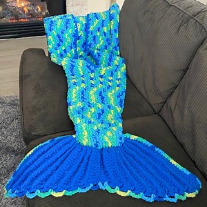 Mermaid  Knit Blanket Throw