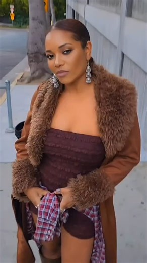 TAMALA RENEÉ JONES🧿🧿🧿 on Instagram: "💋 #SundayFunday 💃🏽 #TamalaJones"