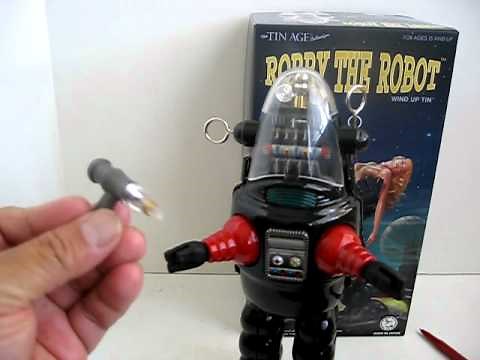 Robby the Robot windup toy reproduction.AVI