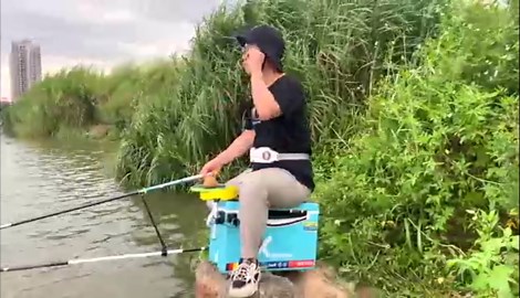 Portable Waist Fan Rechargeable, Belt Clip On Air Conditioners 8000 mAh Body Wearable Personal Shirt Fan that Blow Cold Air for Travel/Outdoor/Farm/Camping/Hiking/Fishing (black)