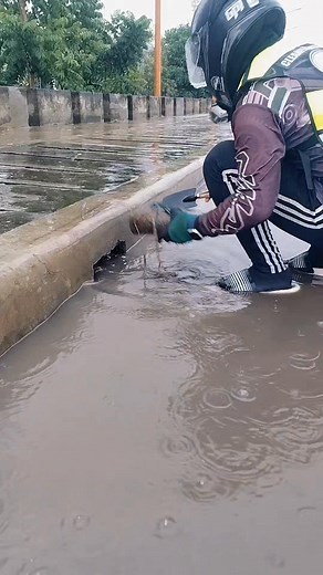 32K views · 374 reactions | Community service 﫡 | less flood  Tibasak Macasandig boulevard, Cagayan de Oro city #laagnijose2 #cleanfluencer #cleaningservice #communityservice #cleaningmotivation #CagayandeOro | Laag ni JOSE 2.0 | Facebook