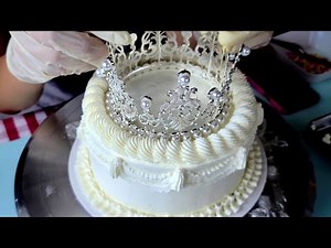 Making a decorating cake in korean cake cafe - korean dessert /데코레이션 케이크 만들기