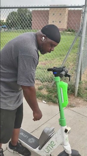 Battery Swap on a Scooter Lime Scooter/E-Bike