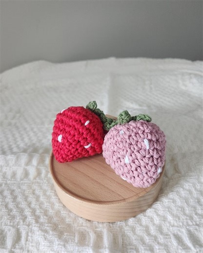 Crochet Strawberry Keychain, Strawberry Bag Charm, Crochet Keychain Gift for Fruit Lover, Cute Keyring Accessory for Purses and Backpacks - Etsy