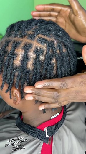 Départ locks sur cheveux naturel court. Les bijoux Dreads sont disponibles aussi 🥰 ___ CARLITA_LOCKS___N1 DES DREADLOCKS À LOMÉ __ djidjolé juste en face de l’hôtel mint ( 90583350 ). #viral #locs #locks #model #lemonde #pourtoi #CapCut #dreads #tiktoktogo🇹🇬 #flypシ #carlitabeauty #tiktokfrance